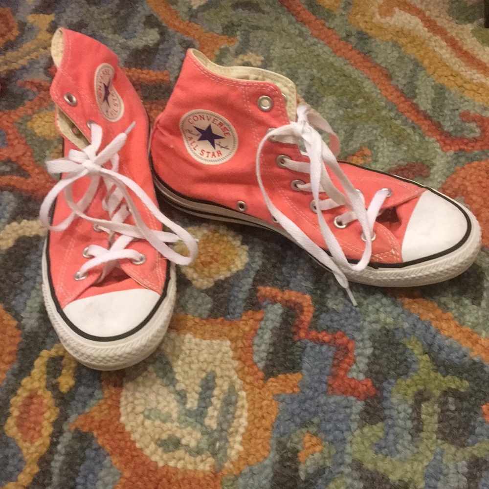 PINK CONVERSE HIGH TOPS 🌟offer away🌟